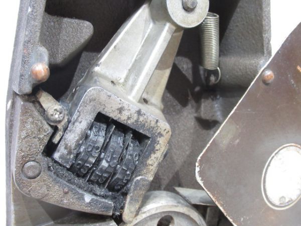 天虎製日付印字機