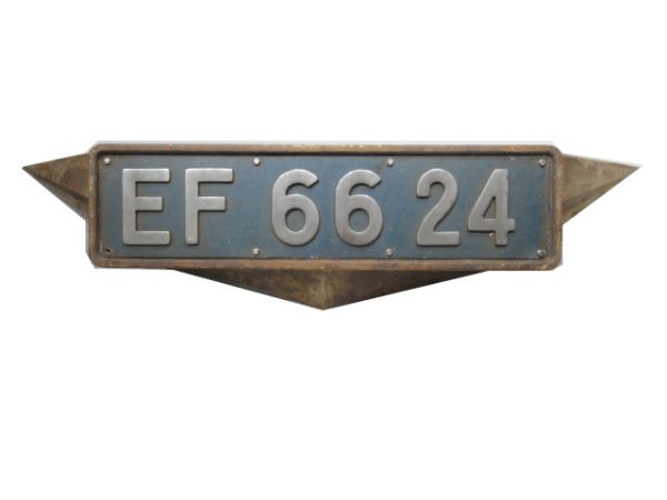 前面EF66 24(台座付き)