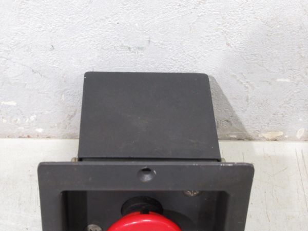205系　緊急防護スイッチ