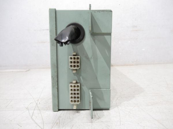 小田急　1000形側面用制御箱