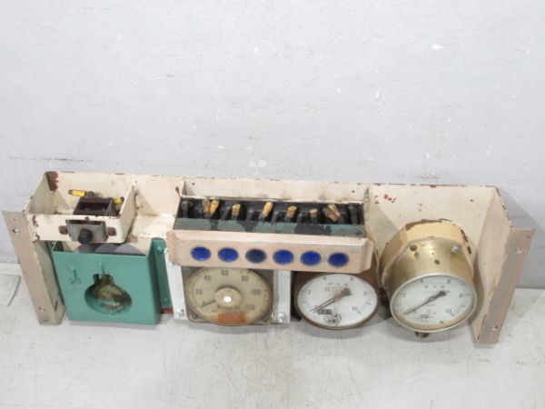 関東鉄道キハ20系・30系等メーターブロック 時計差し付き