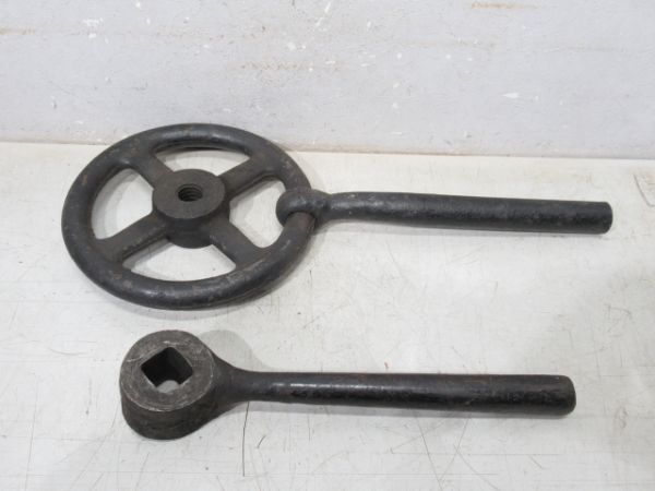 煙室扉ハンドル