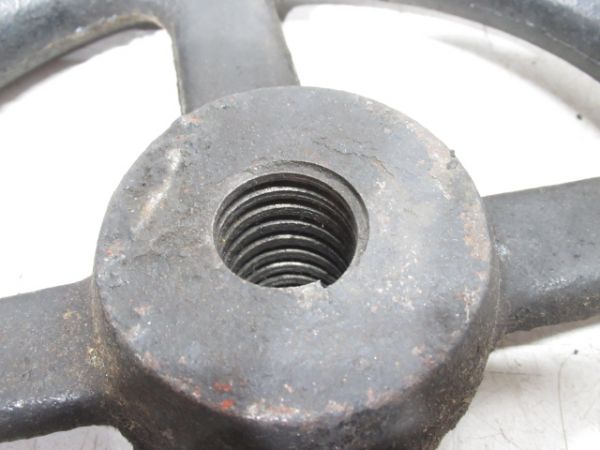 煙室扉ハンドル