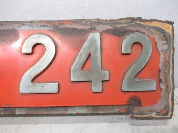 切抜板「DD13 242」