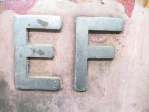 前面切抜板「EF81-8」